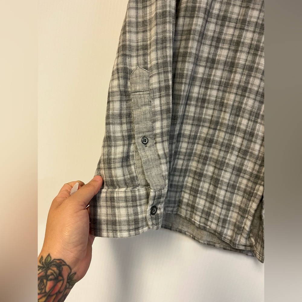 AG Adriano Goldschmied Men’s Medium Grey Gingham Plaid Button Down Shirt – EUC‎ - Picture 6 of 7